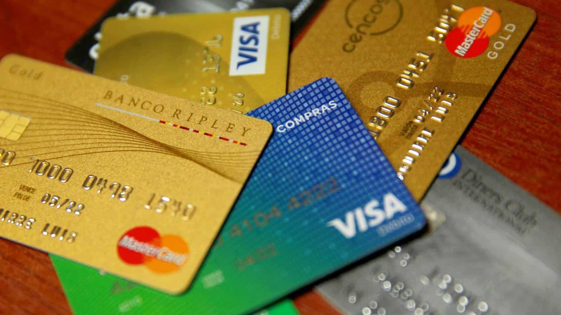 ¿Cómo conseguir una tarjeta de crédito por primera vez en Perú?